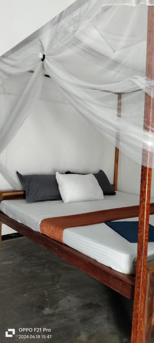 Costels Arugambay Hostel Arugam Bay Buitenkant foto